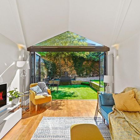 3 Bedroom Mews Home - Clapham Common - Free Private Parking - Sleeps 5 - Newly Refurbished - Sweetpea & Pillow Properties Londres Exterior foto