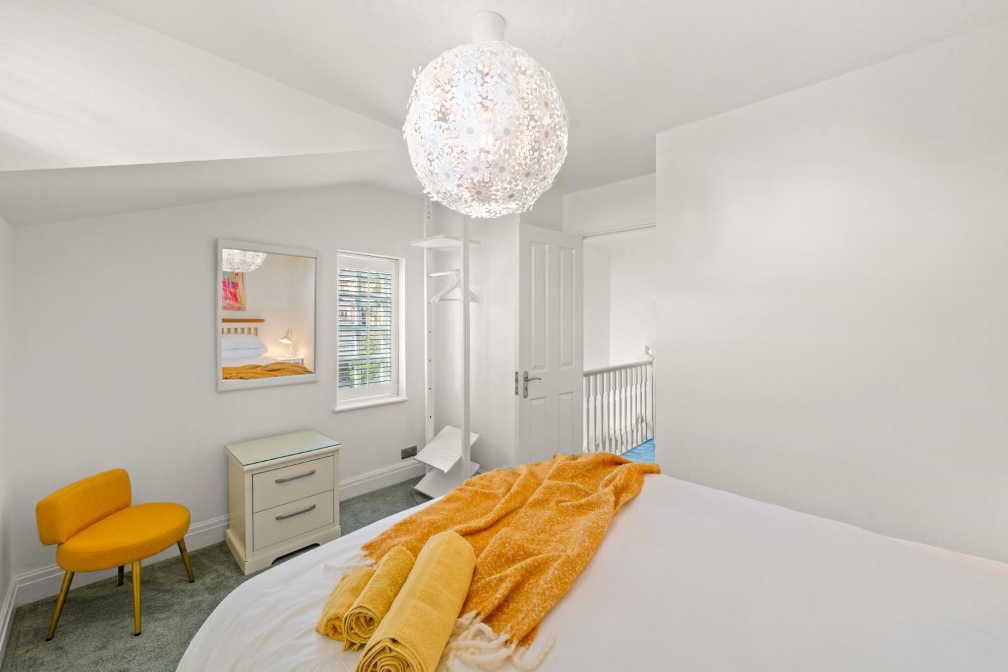 3 Bedroom Mews Home - Clapham Common - Free Private Parking - Sleeps 5 - Newly Refurbished - Sweetpea & Pillow Properties Londres Exterior foto