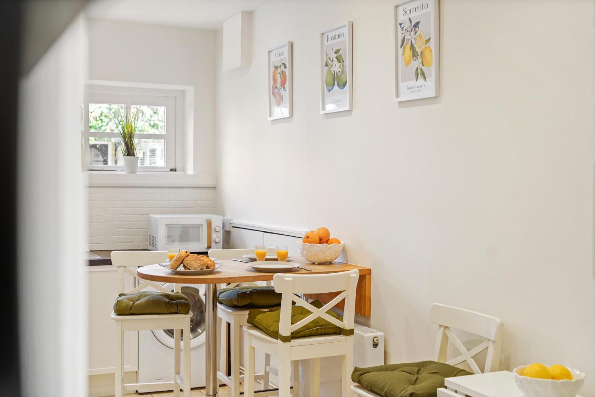 3 Bedroom Mews Home - Clapham Common - Free Private Parking - Sleeps 5 - Newly Refurbished - Sweetpea & Pillow Properties Londres Exterior foto