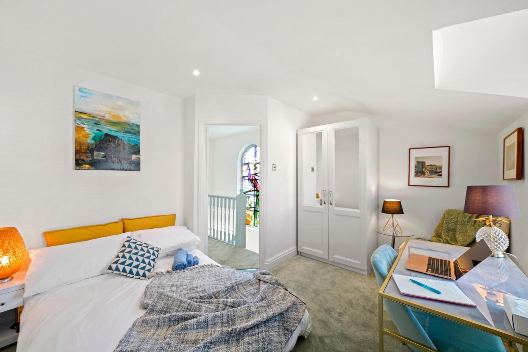 3 Bedroom Mews Home - Clapham Common - Free Private Parking - Sleeps 5 - Newly Refurbished - Sweetpea & Pillow Properties Londres Exterior foto